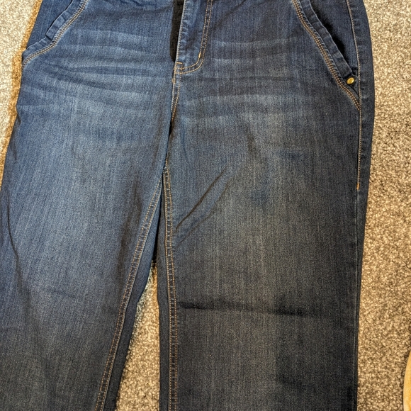 Jeans - Picture 3 of 4